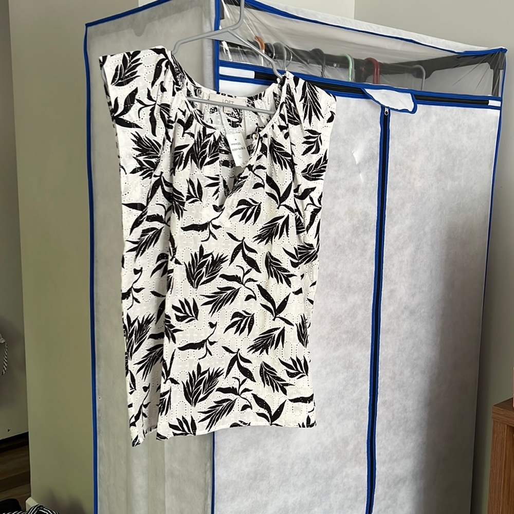 NWT loft eyelet tropical print blouse